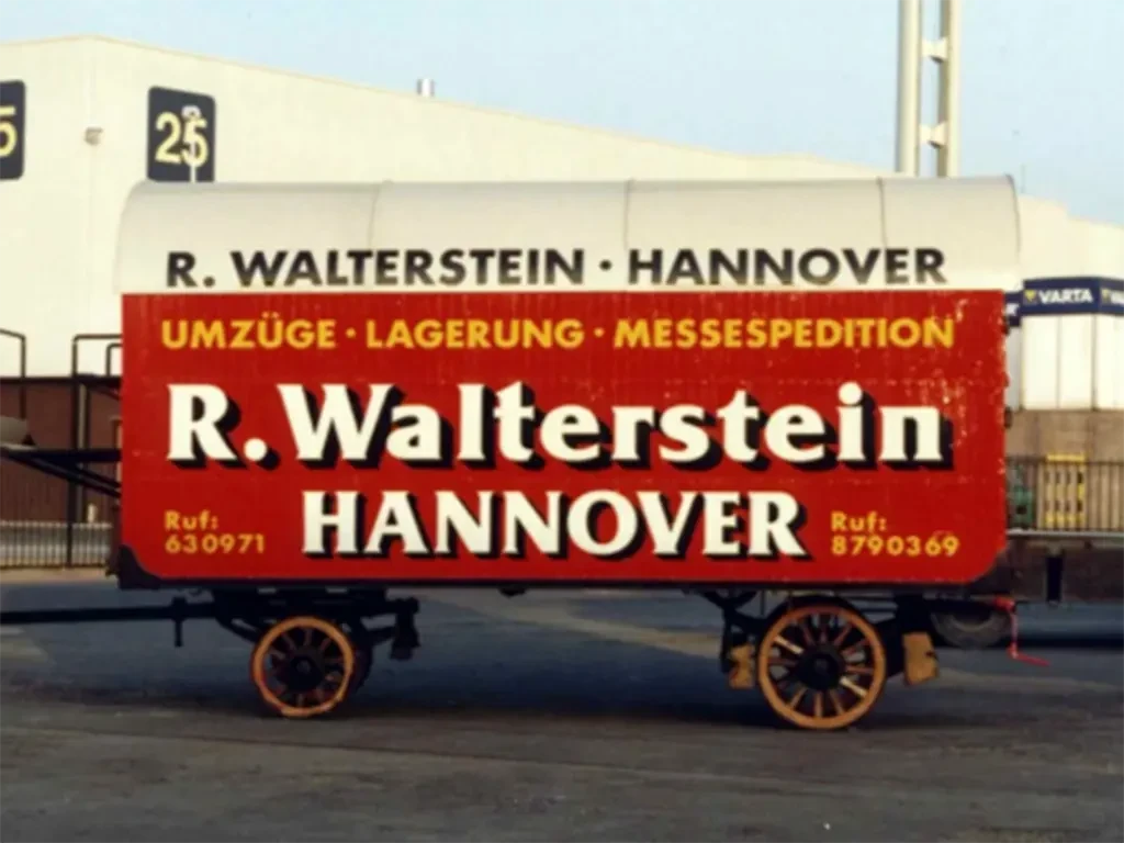 Historischer Möbelwagen der Firma Walterstein
